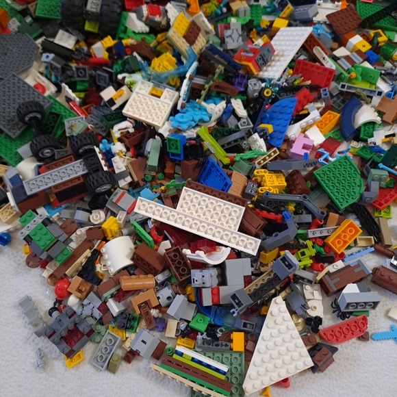 6 pound Lego lot of  mini figures / Some Incomplete But There's Lots - Picture 4 of 6